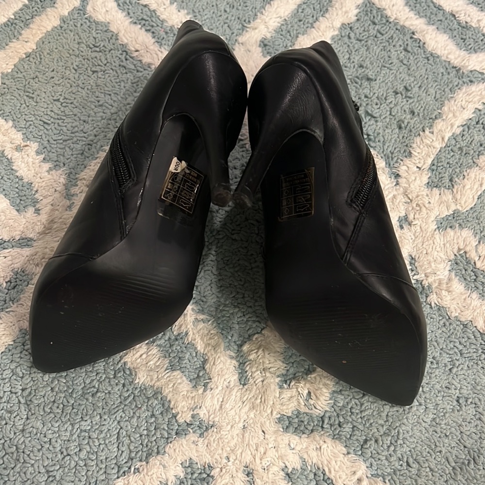 Shoes - Picture 4 of 12